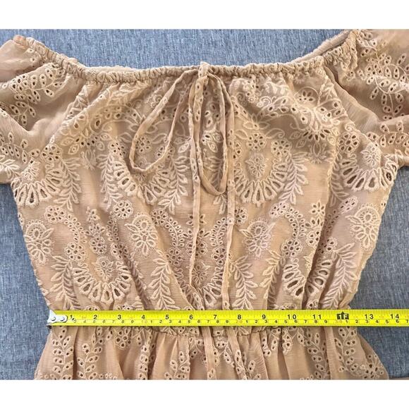 Alice + Olivia Waylon Off The Shoulder Dress Nude Embroidered eyelet / Size 4 - Picture 8 of 12